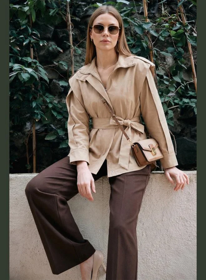 ليلا معطف ترنش نسائي بياقة واقفة وكتف عريض وحزام من ليلا